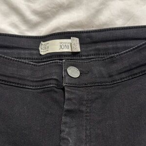 Joni skinny jeans with ripped knees